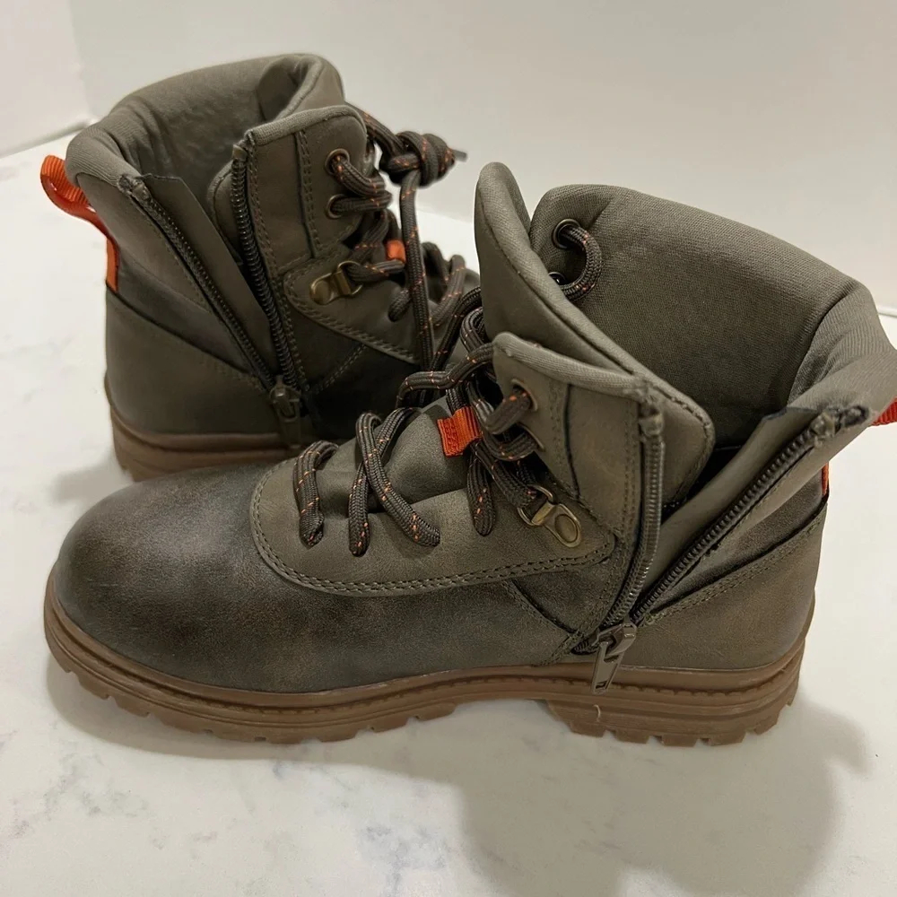 Kenneth Cole Urban Brown and Orange Boots